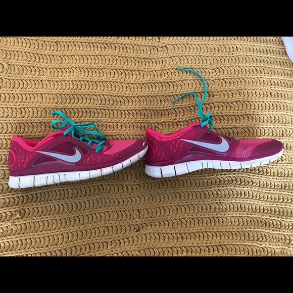 Nike Running Shoes - Picture 3 of 5